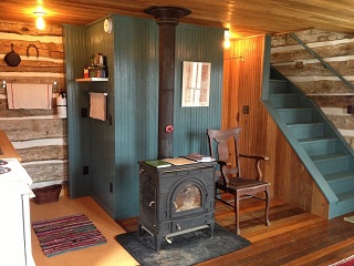 trout-river-log-cabin-ldk7-via-smallhousebliss (1)