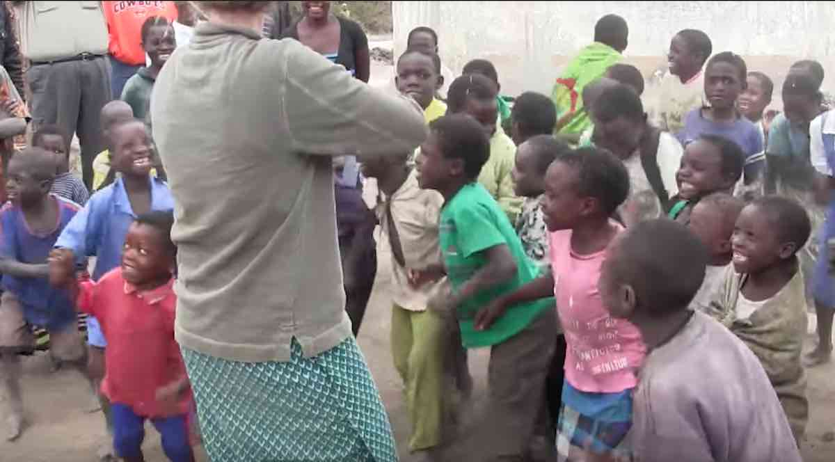 African-Children-Dancing-Youtube