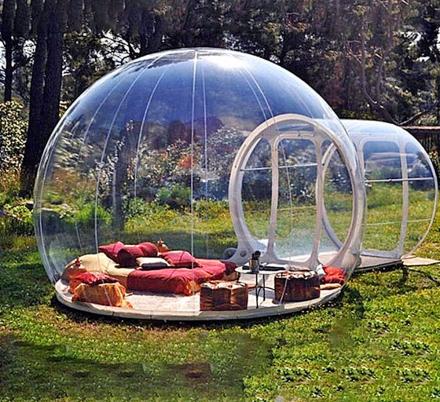transparent-bubble-tent-lets-you-view-the-stars-while-falling-asleep-thumb (1)
